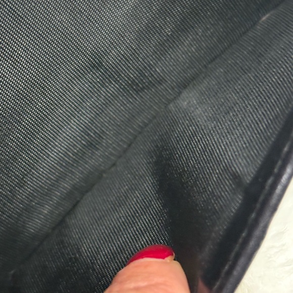 Gucci Black Leather Wallet with Silver Logo - Picture 9 of 12